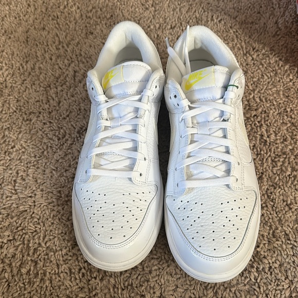 NIB WMNS Nike Dunk Low - Picture 2 of 5